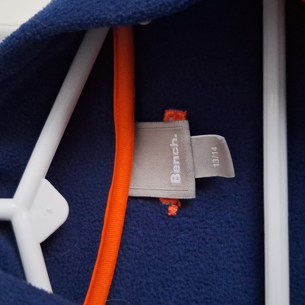 Bench sweater - Picture 2 of 2